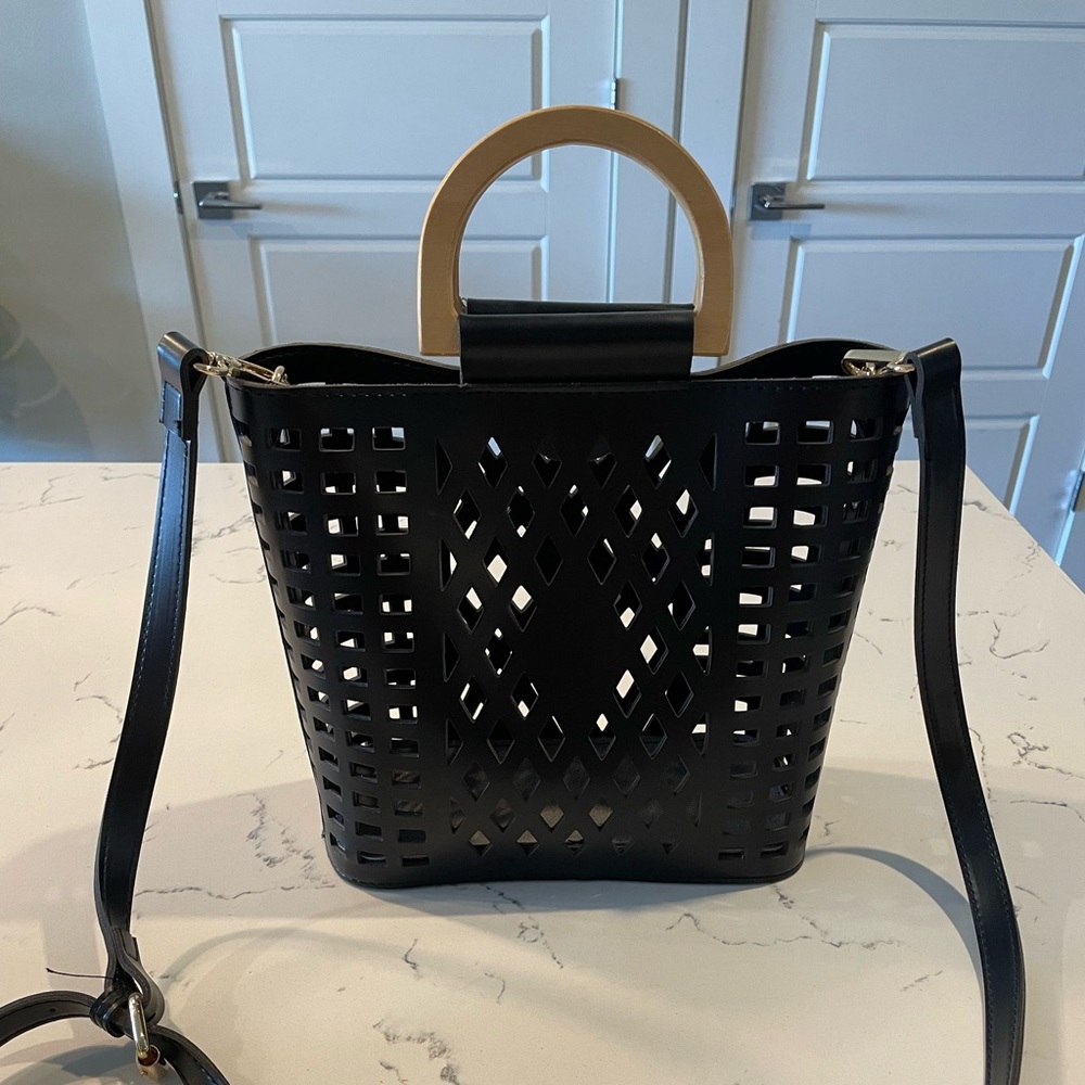 Black Leather Bag w Wooden Handles